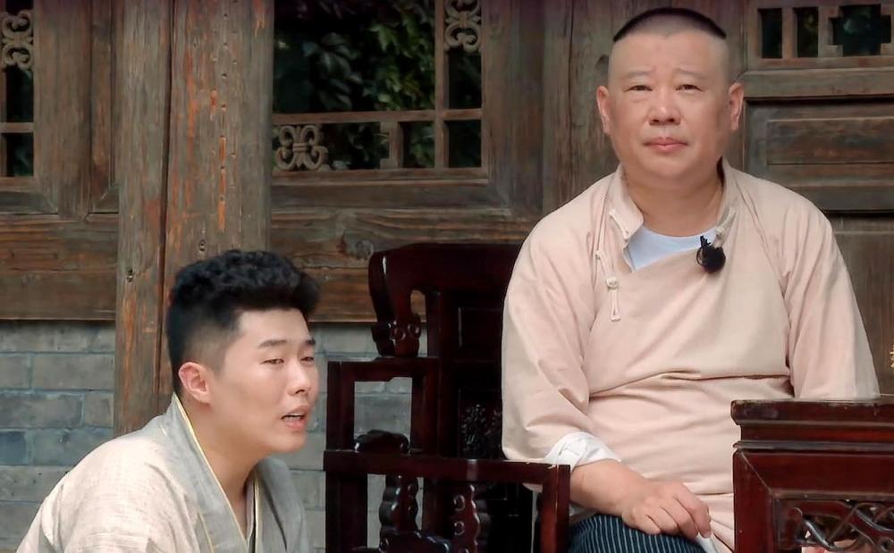 郭德纲|郭德纲该反思！中国青年报怒批德云社团综，最大问题是没有好相声