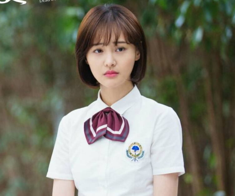 郑爽|郑爽你长点心吧，再这样人设就毁了！网友：这个坐姿很经典