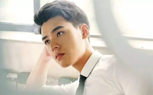 网红|女网红追星晒照，引发了一场贵圈血雨腥风？