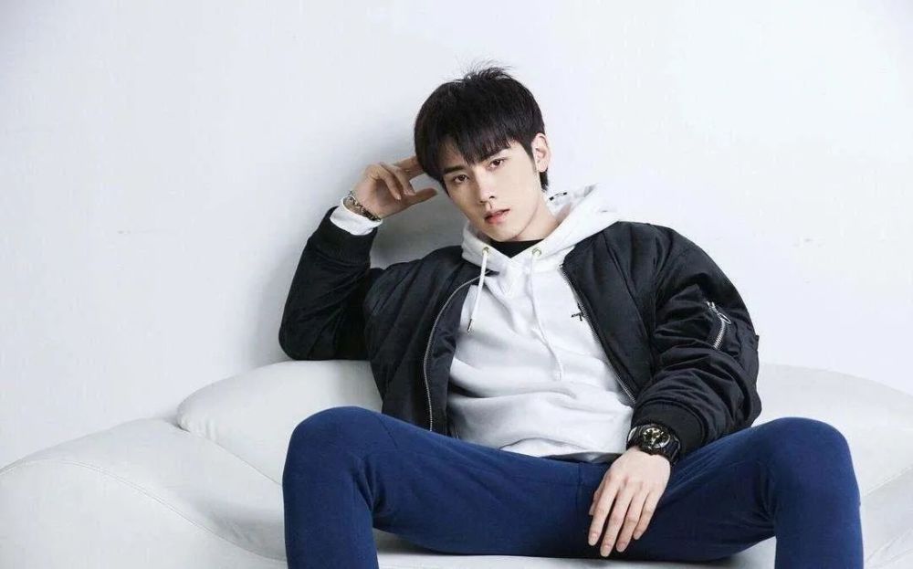 网红|女网红追星晒照，引发了一场贵圈血雨腥风？