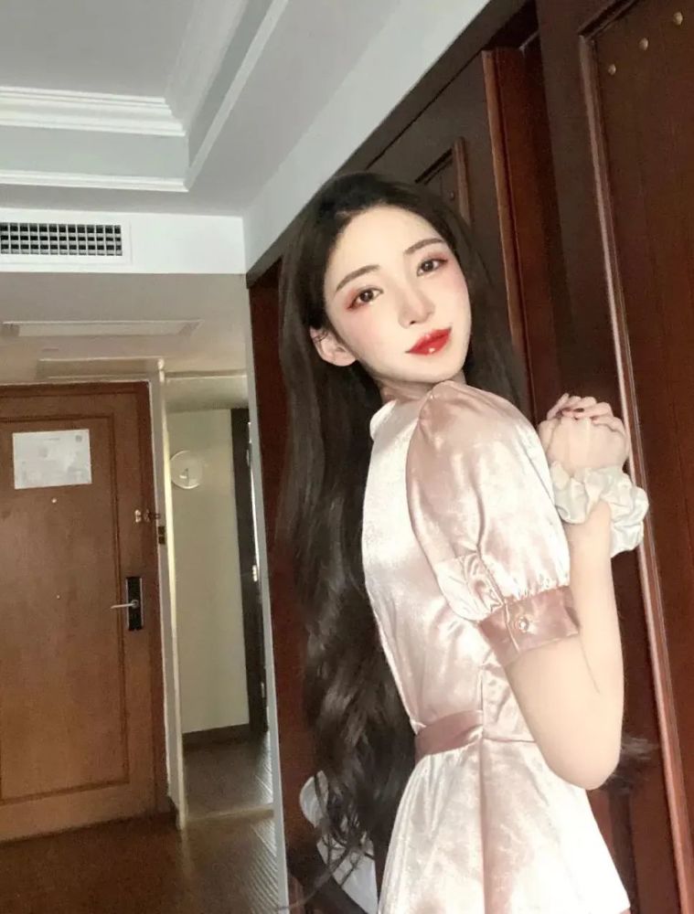 网红|女网红追星晒照，引发了一场贵圈血雨腥风？