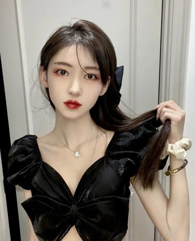 网红|女网红追星晒照，引发了一场贵圈血雨腥风？