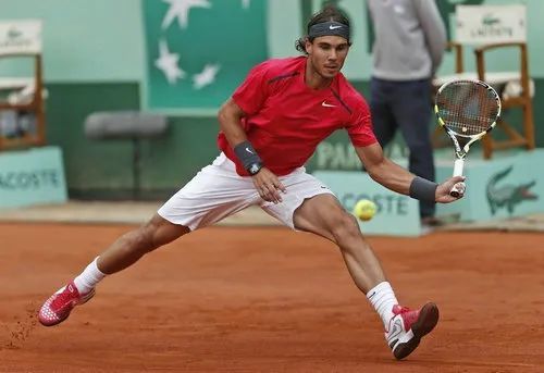 看网球比赛直播时为啥会觉得球速很慢