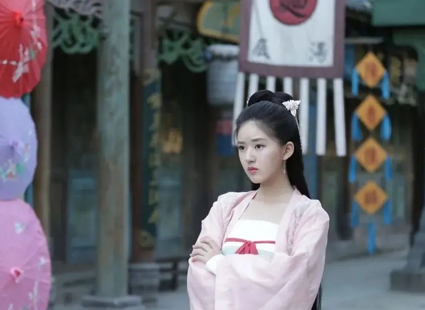 cp感|同样是“萝莉配大叔”，相差18岁的他们为何CP感十足？