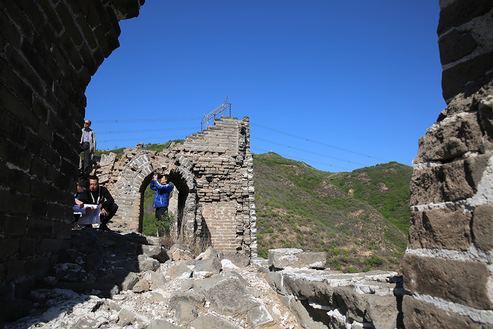 八达岭长城|长城修缮有多难 8小时背16块砖