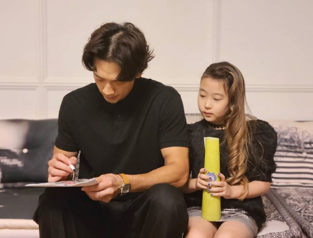 金泰希|Rain金泰希在家为二女儿办周岁宴，广邀亲友参加，现场照曝光