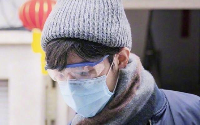 最美逆行者|久别重逢，他已经不是他