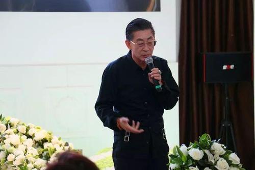 六小龄童|六小龄童“怒怼”周星驰反被吐槽，网友：除了《西游记》你还有啥