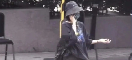 白百何|白百何现身医院衣着宽松被传怀孕，她晒全身照回应