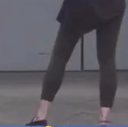 白百何|白百何现身医院衣着宽松被传怀孕，她晒全身照回应