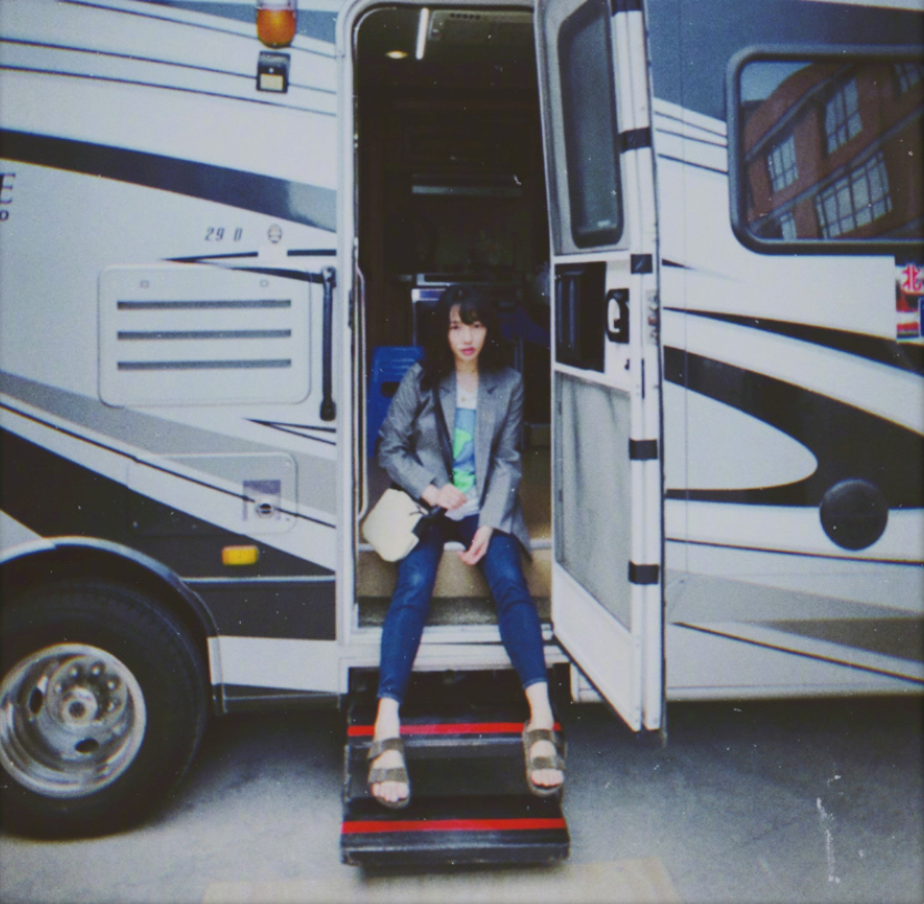 白百何|白百何现身医院衣着宽松被传怀孕，她晒全身照回应