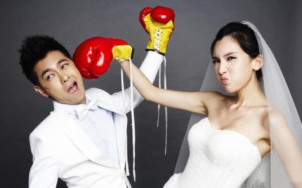 陈若仪|豪门辣妈天团比美！关颖坐C位贵气十足，陈若仪连小指都是大钻戒