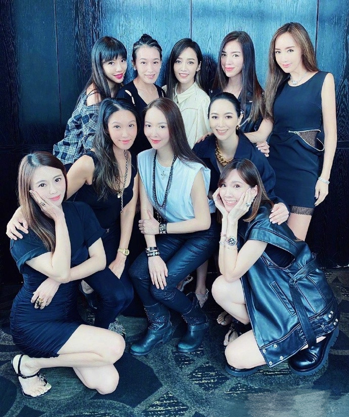 陈若仪|豪门辣妈天团比美！关颖坐C位贵气十足，陈若仪连小指都是大钻戒