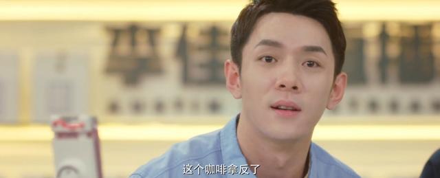 李佳琦|李佳琦首演电影，帮刘昊然彭昱畅卖咖啡，网友：本色出演