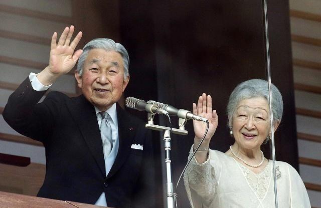 日本天皇凭什么称 皇帝 英国女王只称过印度皇帝 还是继承的 腾讯网