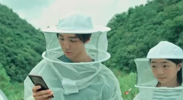 王俊凯|徐峥女儿上演正确追星姿势，和偶像王俊凯同框拍戏，网友：太酸了