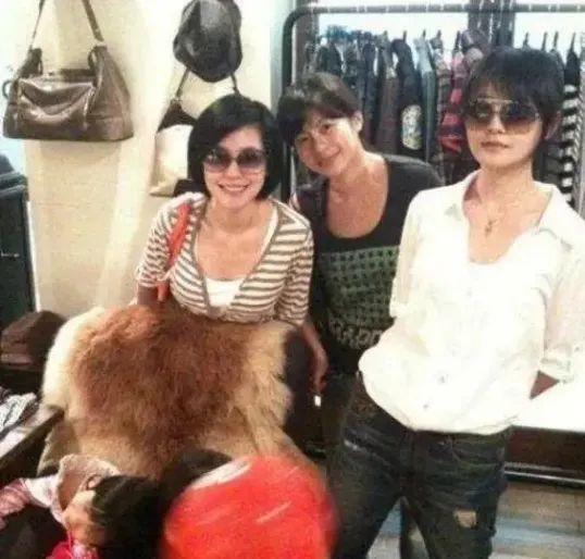 徐熙娴|大小S还有一位亲姐姐，曾是“颜值担当”，如今活成路人？