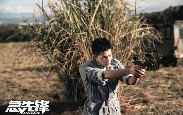 杨洋|16岁出道，25岁巅峰，人气衰退得太快，29岁的杨洋并不甘心