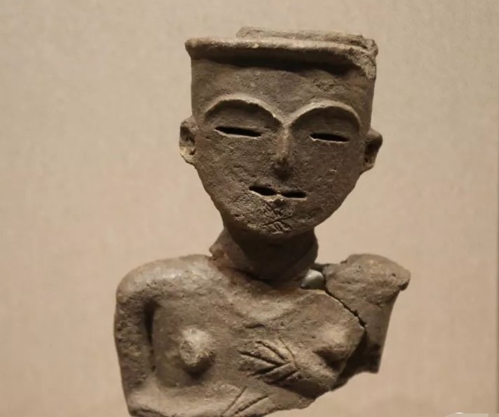 契丹族|牛河梁遗址：出土过1位老人，距今5400年，和很多汉族有血缘关系