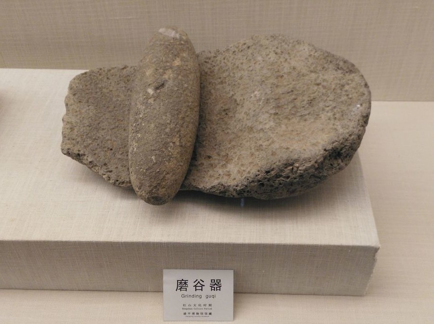 契丹族|牛河梁遗址：出土过1位老人，距今5400年，和很多汉族有血缘关系