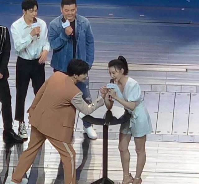 琉璃|《琉璃》收官云歌会，成毅被骂不尊重女主，袁冰妍遭孤立