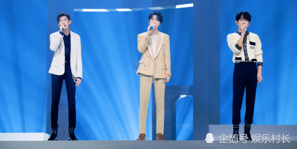 王俊凯|王源易烊千玺为王俊凯庆生，二人P图调侃大哥，小凯生日素颜直播瘦脱相