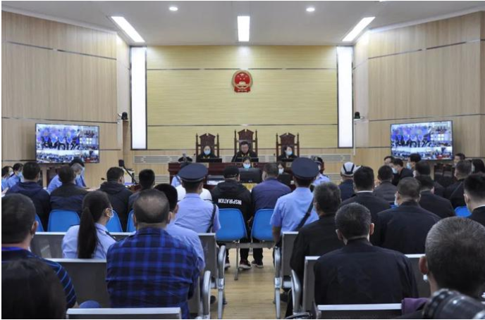 公开审理龙某等53名被告人大型涉黑一案决胜扫黑除恶收官之年—奎屯垦