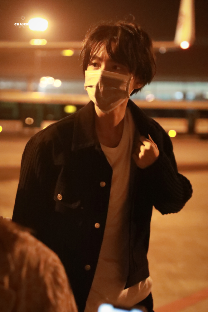 王俊凯|王俊凯生日直播被质疑发际线，飙脏话：老子真的想骂人！又拽又野