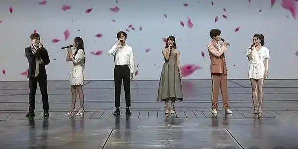 琉璃|50块买《琉璃》直播假唱拆CP，观众在线骂退钱，欢瑞做法引众怒