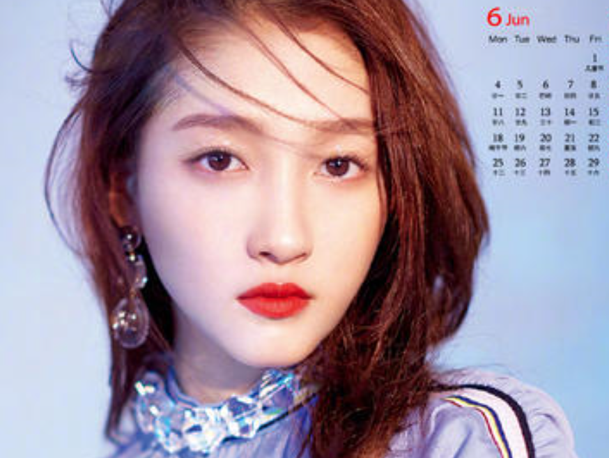 关晓彤|关晓彤生日蹦迪被骂不检点，有谁注意到了她悄悄变化的眼睛……