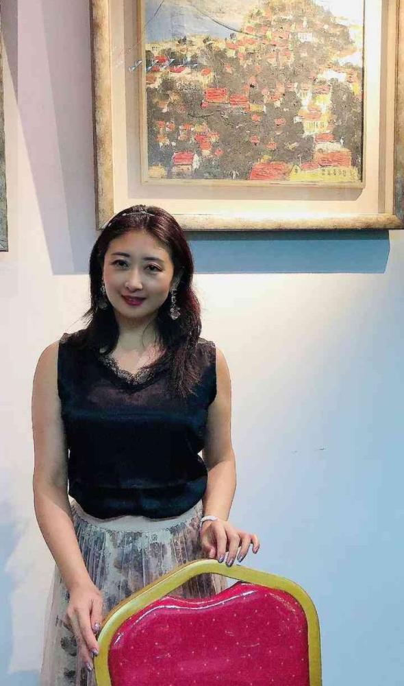 【舒然简介】祖籍江西赣南.诗人,画家,艺术策展人,收藏家,旅居新加坡.