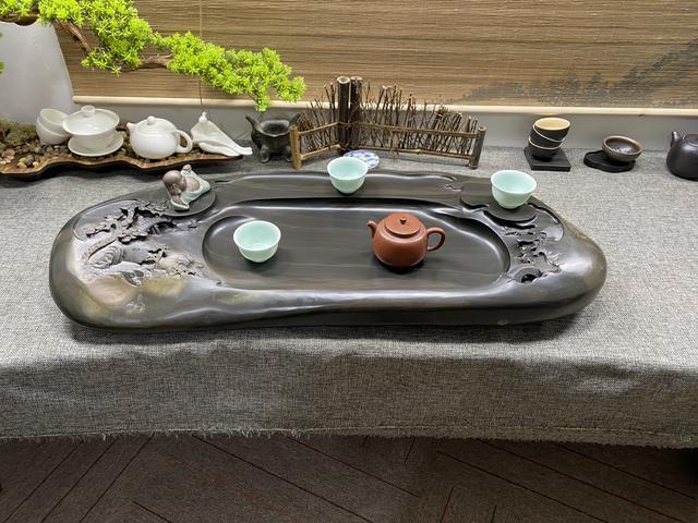 茶盘|把“小桥流水人家”，分别刻在两块石茶盘上，你们觉得谁更出色？