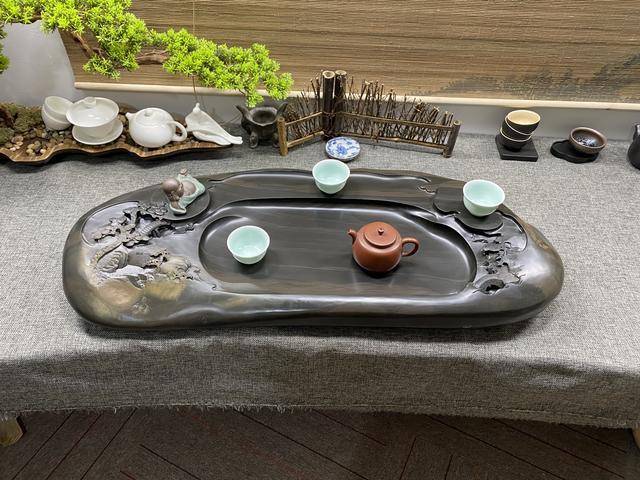 茶盘|把“小桥流水人家”，分别刻在两块石茶盘上，你们觉得谁更出色？