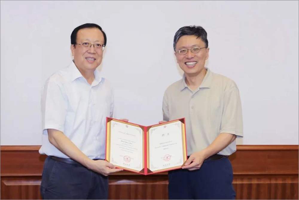 美国_科技|又一顶尖人才放弃美国籍！曾三次获国际最高奖，如今终于回归