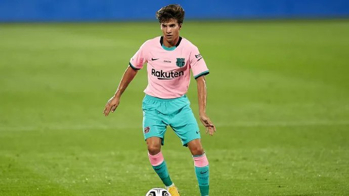 拉玛西亚球员再被排挤哈维第二千万不要离开科曼不是救世主