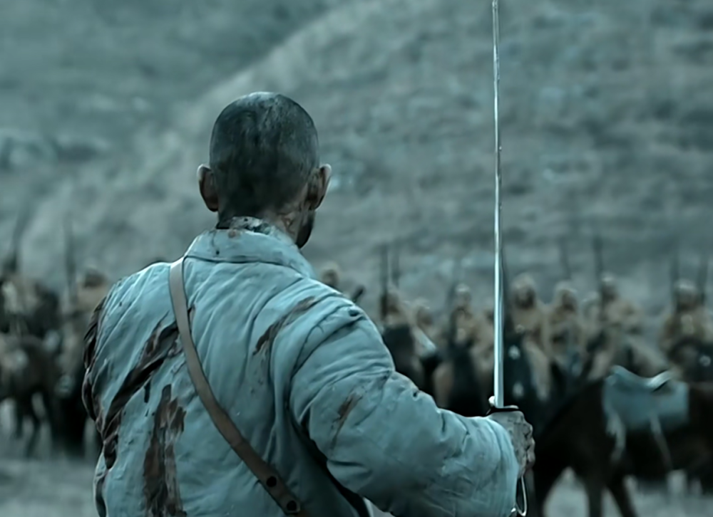 新老亮剑对比:骑兵连厮杀片段,到底哪一个孙德胜更像铁血军人