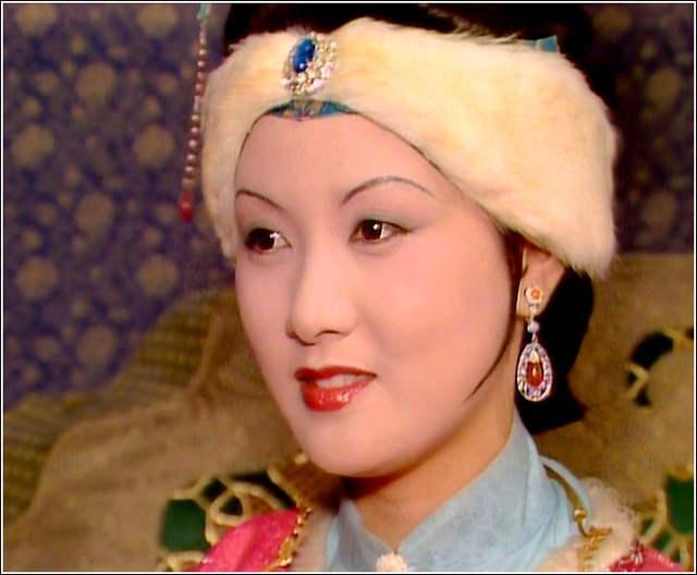 贾府|贾府抄家是因为谋反？别逗了，谁家谋反带这帮傻瓜玩