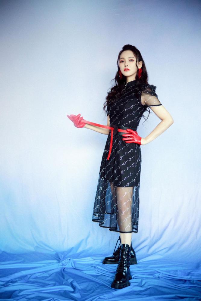 52岁的伊能静穿搭风格超级a旗袍穿搭也很美