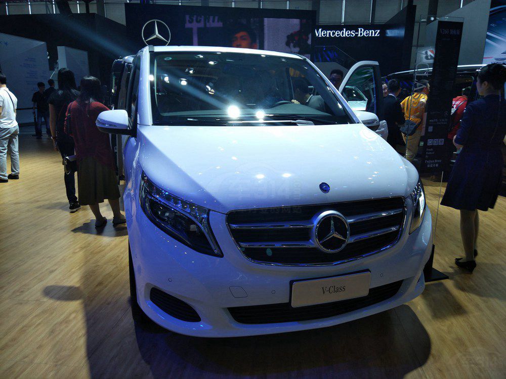 挂着奔驰车标,还有空气悬架的7座mpv,为何卖不过别克gl8