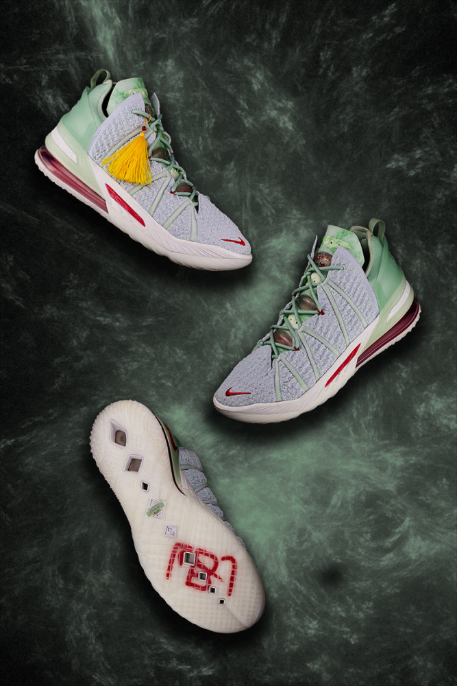 今年早前,这双nike lebron 18的谍照就已经在网络上得以曝光,并且被