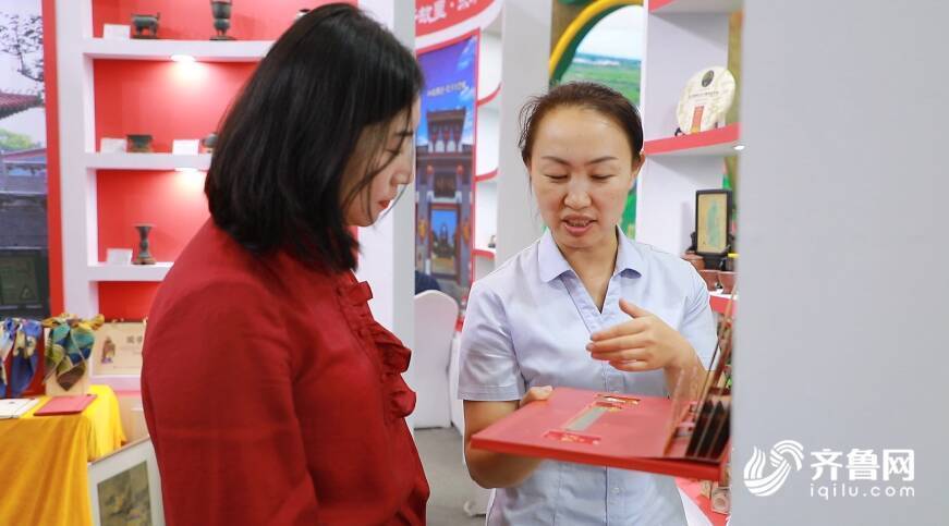 曲阜市|文化创意深度融合 文博会上曲阜展厅特色产品让人“眼前一亮”