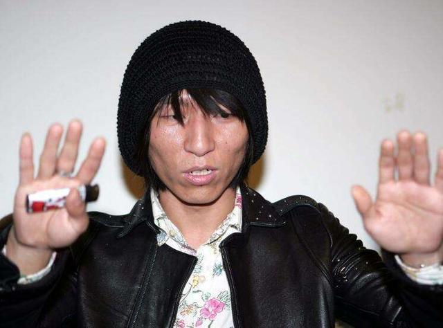 白百何|陈羽凡约会小女友露啤酒肚，离开白百何，终究活成了幸福的路人