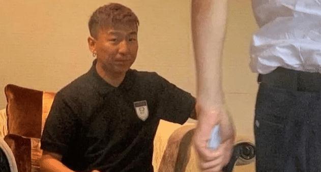 白百何|陈羽凡约会小女友露啤酒肚，离开白百何，终究活成了幸福的路人