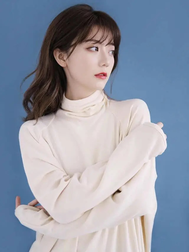 纯色背景下如何拍半身照才能脱俗?7个姿势,不用道具也能拍美照