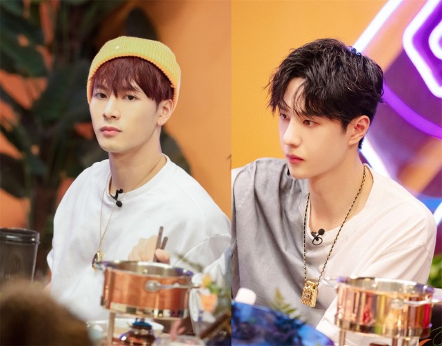 王一博与王嘉尔交流意见却错位成接吻图一旁钟汉良的表情亮了