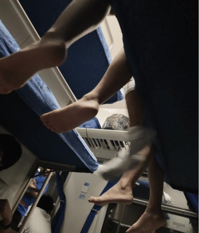 "哈哈哈哈啊这谁hold得住