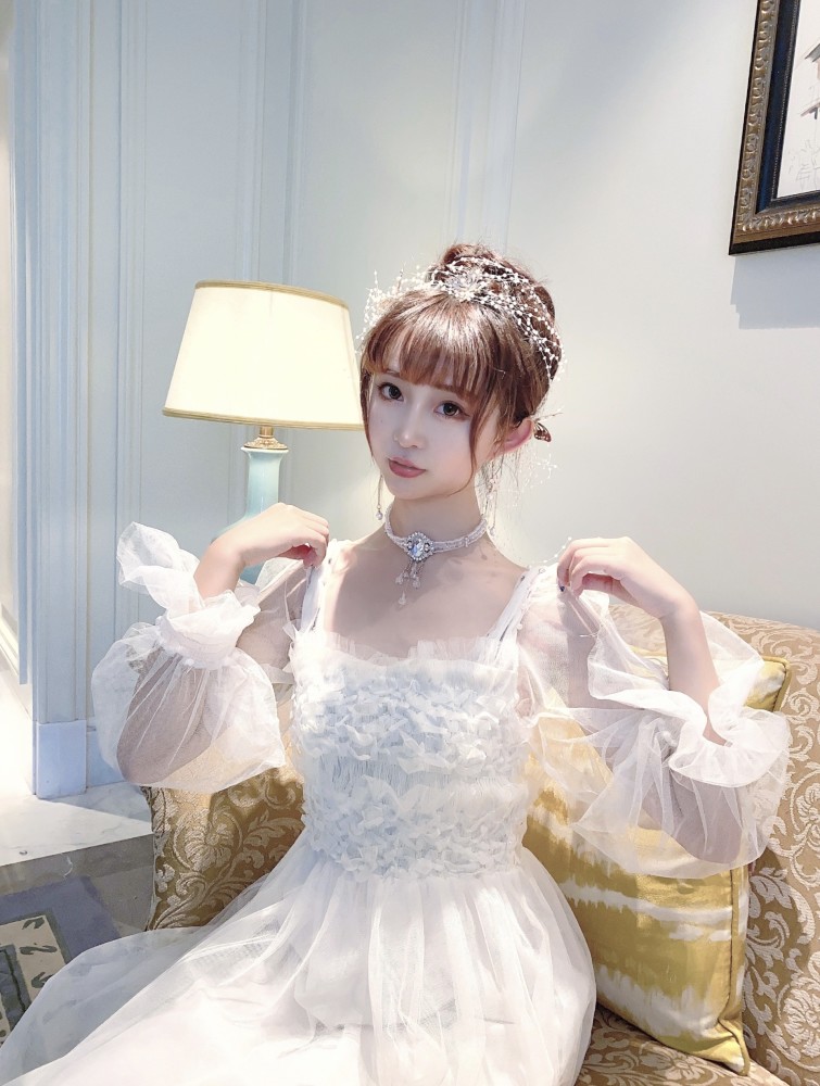 九儿是重庆的一个平面模特,半年的时间里,辛九儿从