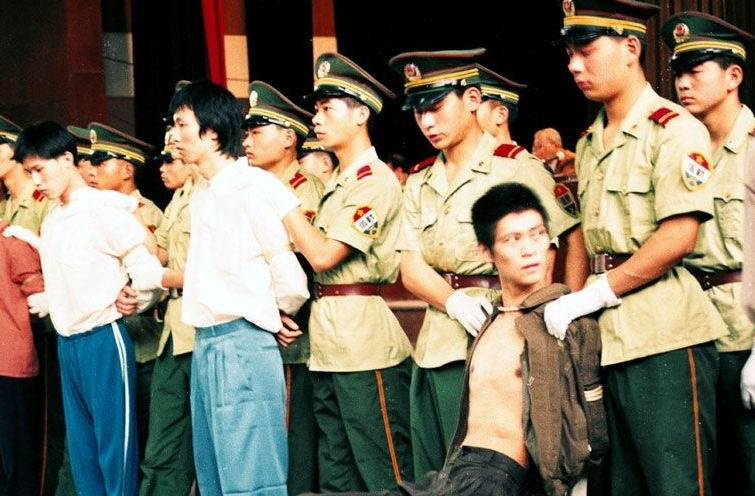 八九十年代,中国的公安机关,如何打击猖獗的车匪路霸?