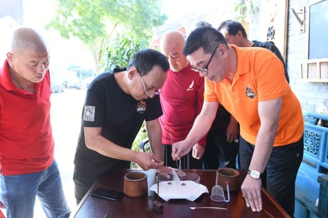 啥蟋奥会这帮老哥们儿玩得真专业