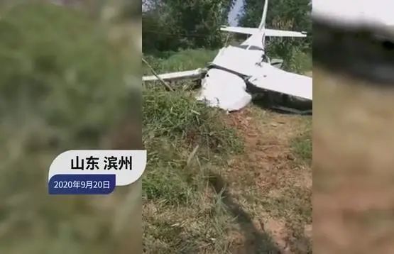 "青岛一公司小型飞机坠落"最新:3人抢救无效死亡